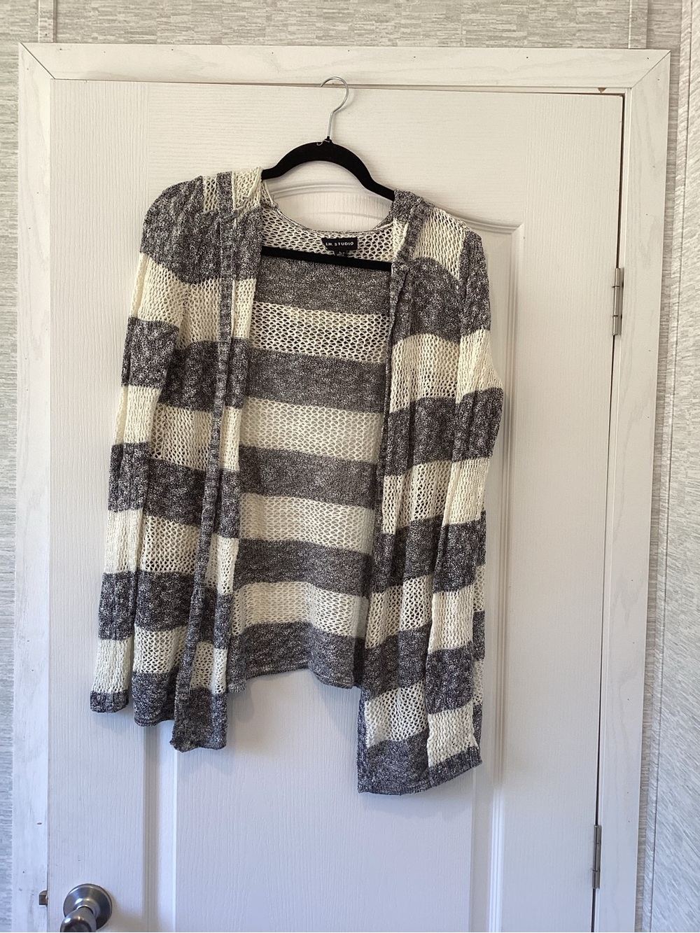 I.N. Studio Gray & white Striped Open-Front Cardigan L EUC